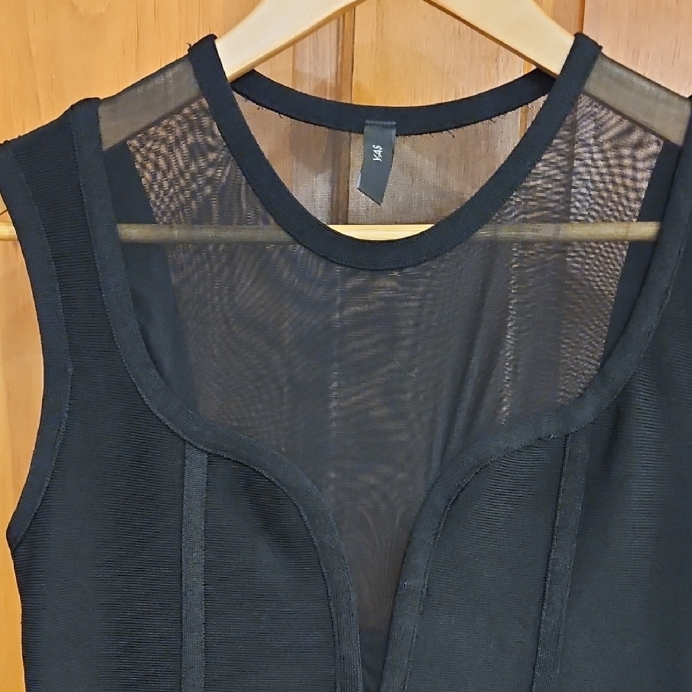 Chic Black Sleeveless Mini Dress